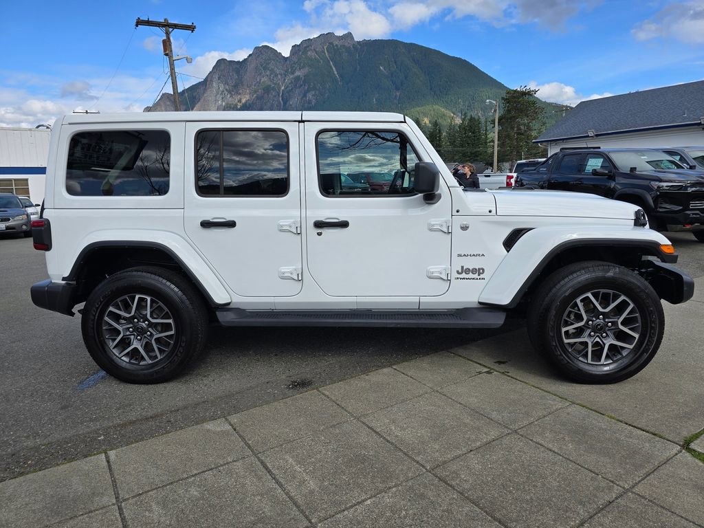 Used 2024 Jeep Wrangler Sahara image 4