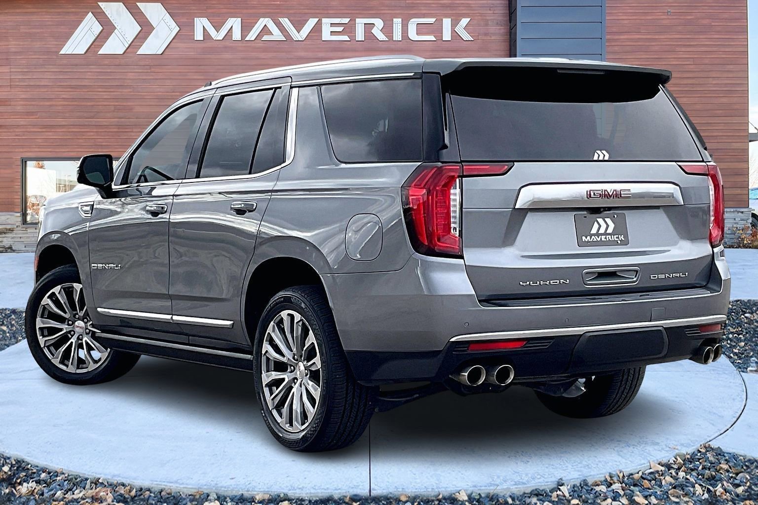 Used 2021 GMC Yukon Denali w/ Denali Premium Package image 4