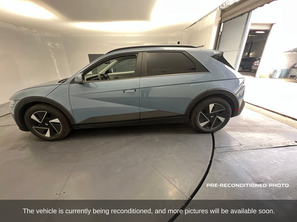 Used 2025 Hyundai Ioniq 5 SEL RWD image 2