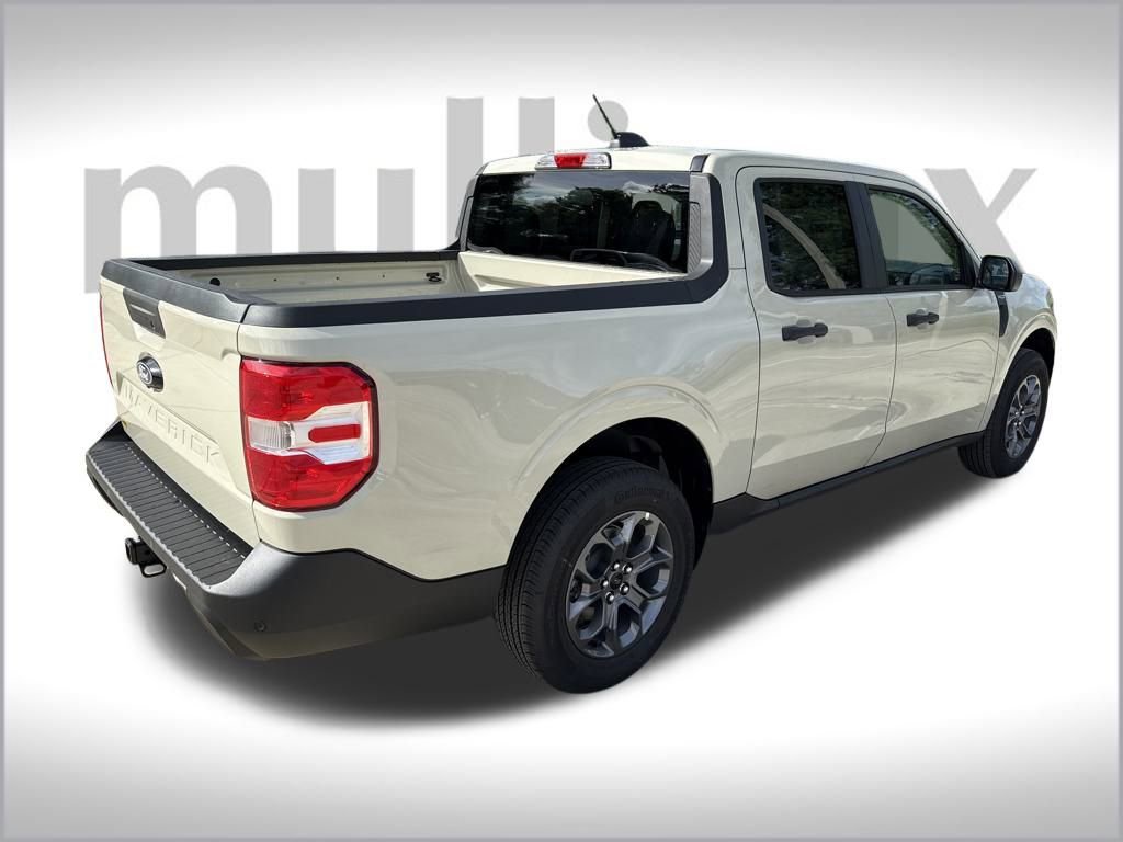 New 2025 Ford Maverick XLT image 3