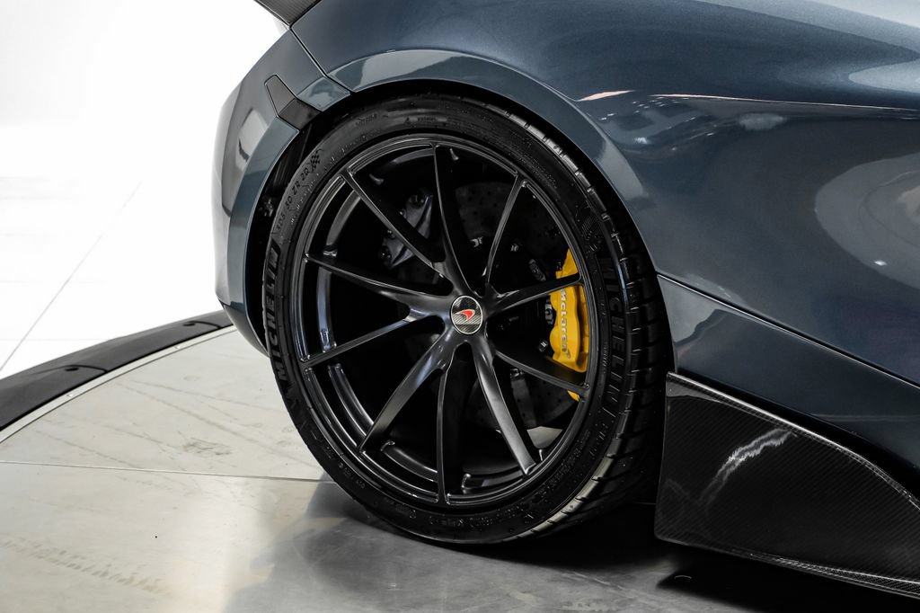 Used 2018 McLaren 720S Performance RWD image 41