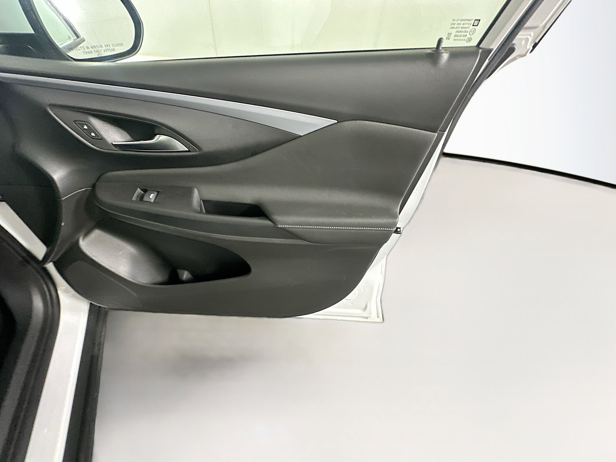 Used 2025 Buick Envista Preferred FWD image 30