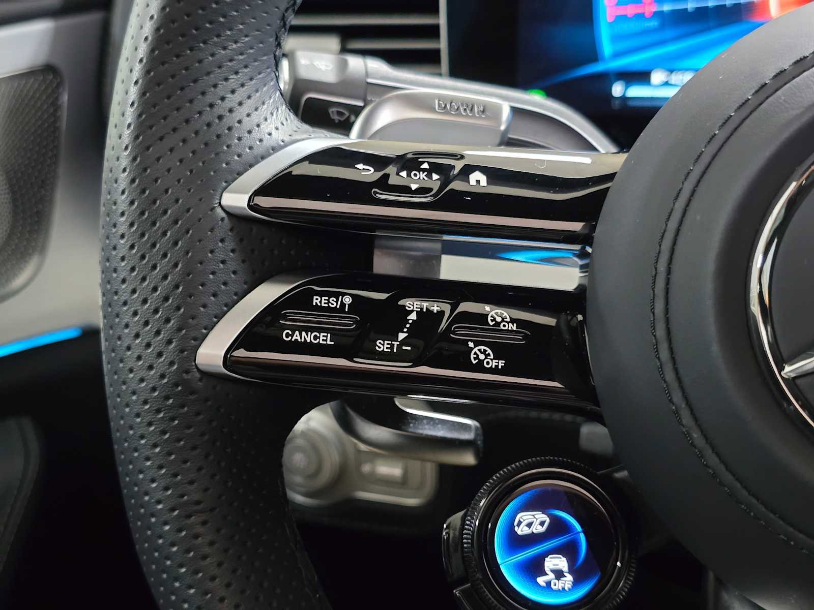 Certified 2025 Mercedes-Benz GLE 53 AMG 4MATIC Coupe image 33