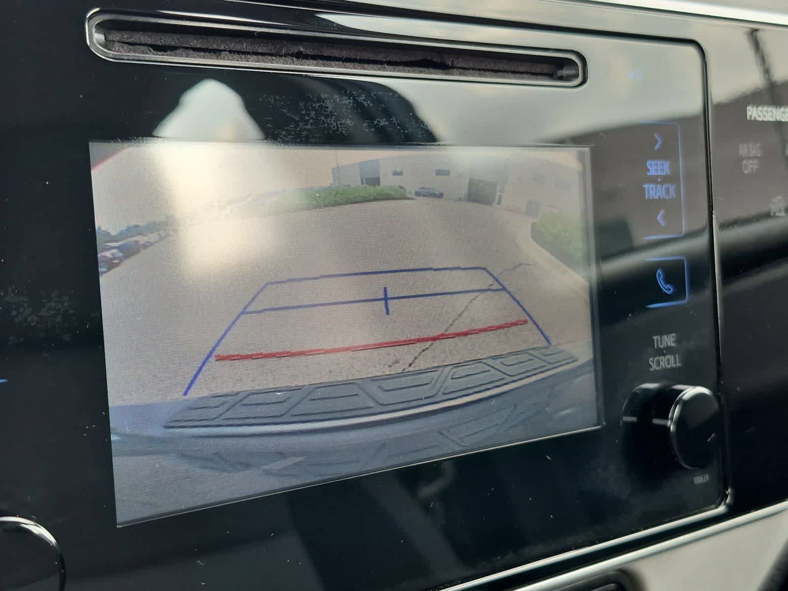 Used 2017 Toyota Corolla LE FWD image 29