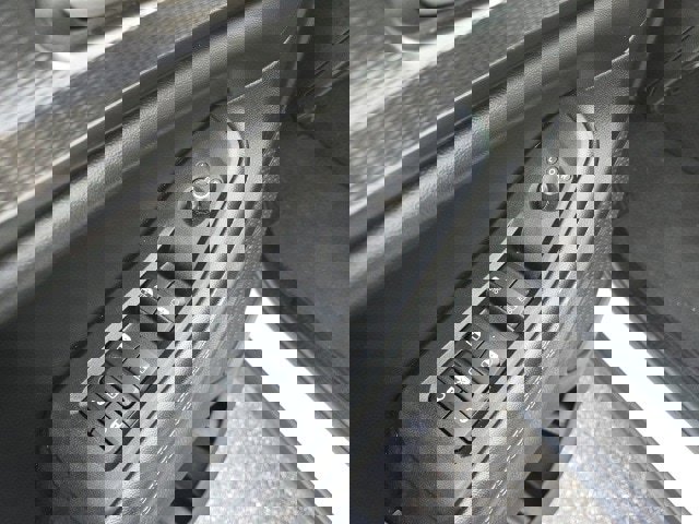 Used 2023 Jeep Grand Cherokee L Laredo image 17