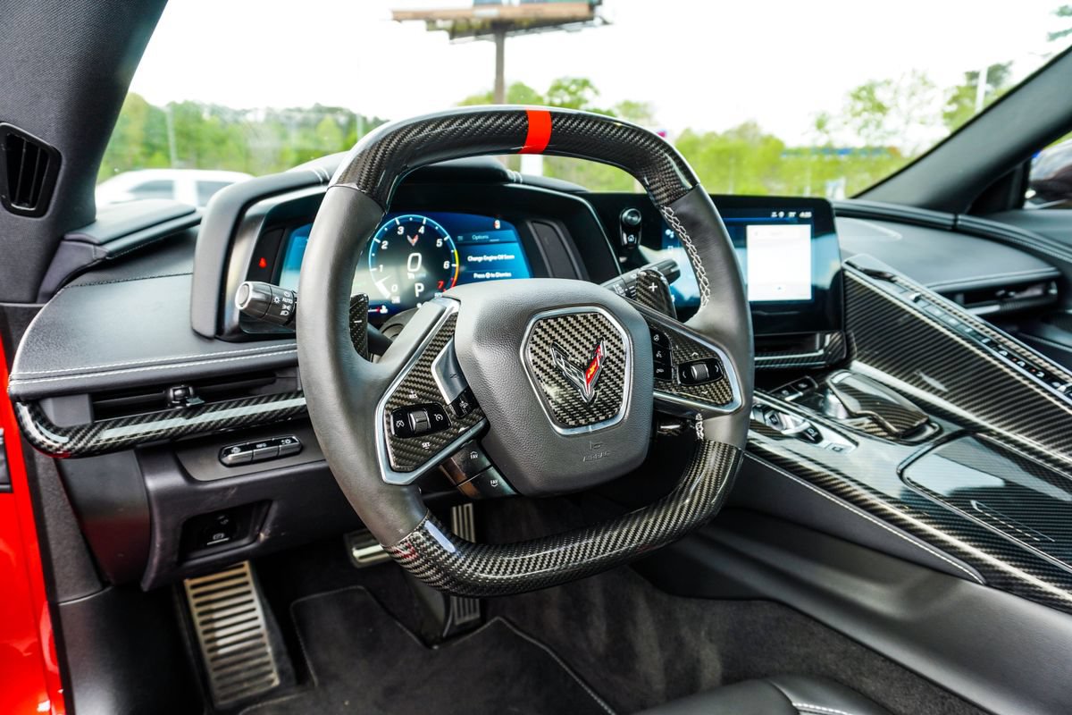 Used 2024 Chevrolet Corvette Stingray Preferred Cpe w/ Battery Protection Package RWD image 5