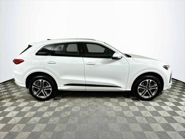 Certified 2025 Audi Q5 Premium w/ Convenience Package AWD/4WD image 8