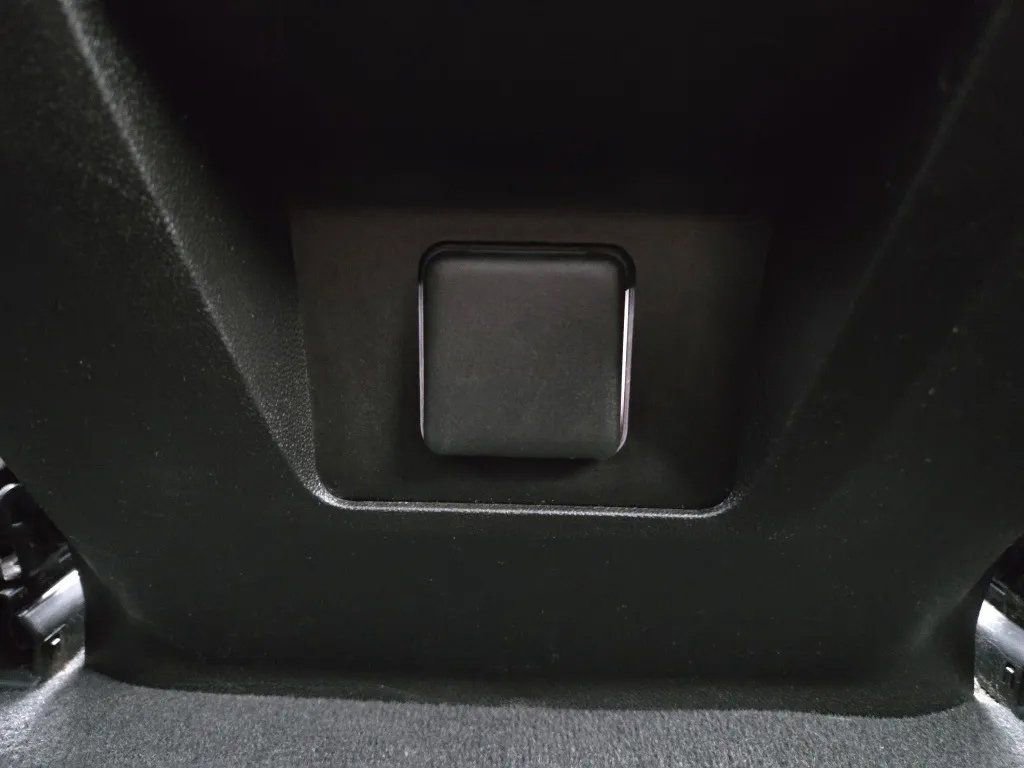 Used 2021 Chevrolet Suburban LS AWD/4WD image 29