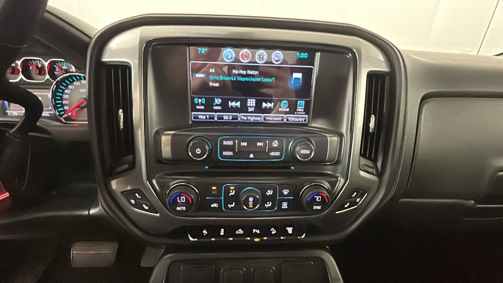 Used 2017 Chevrolet Silverado 2500 LTZ w/ Duramax Plus Package AWD/4WD image 26
