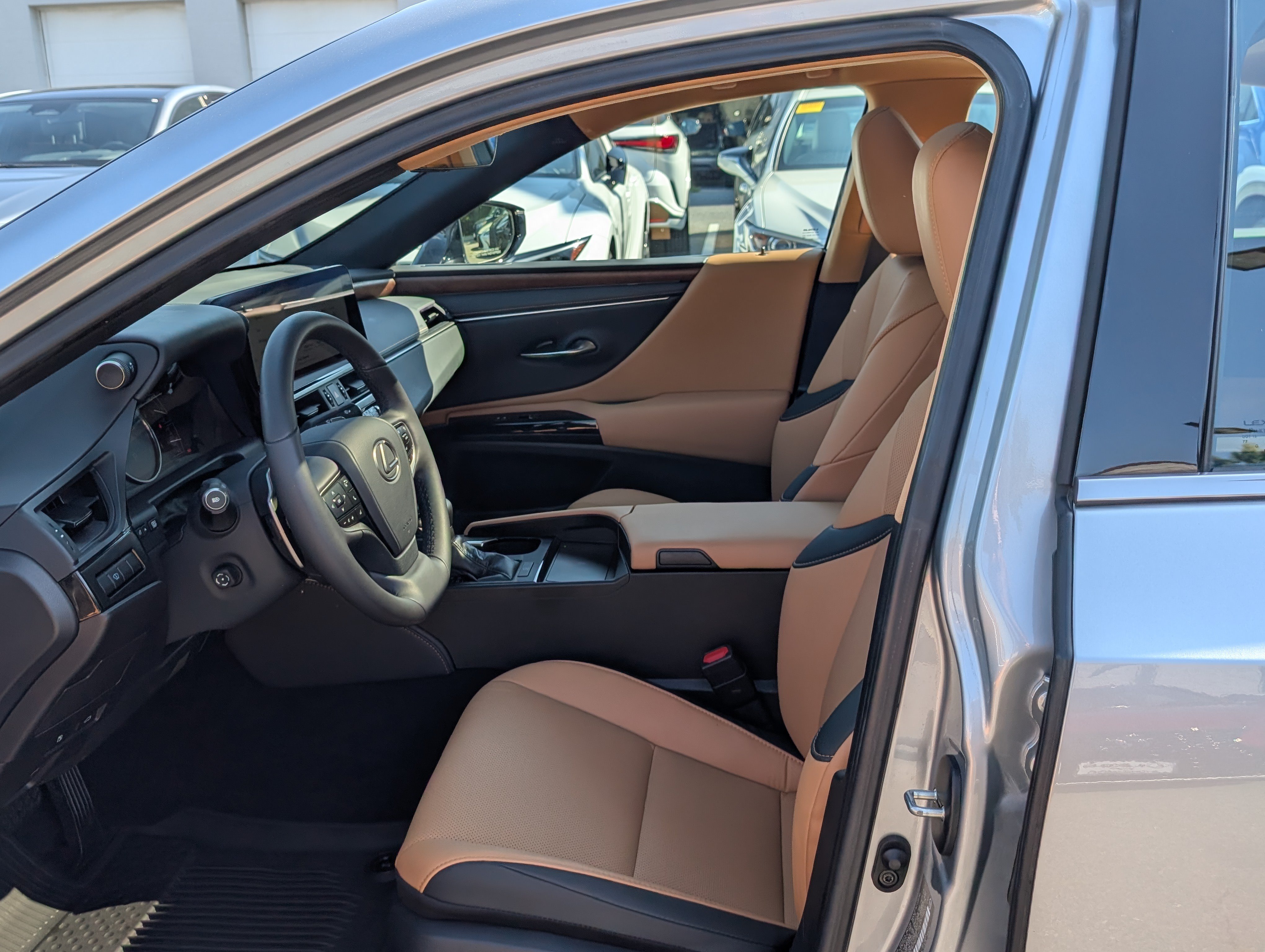 Certified 2024 Lexus ES 350 w/ Premium Package FWD image 16