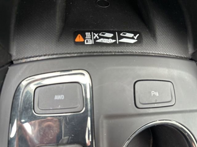 Used 2024 Chevrolet Equinox Premier w/ Redline Edition image 34