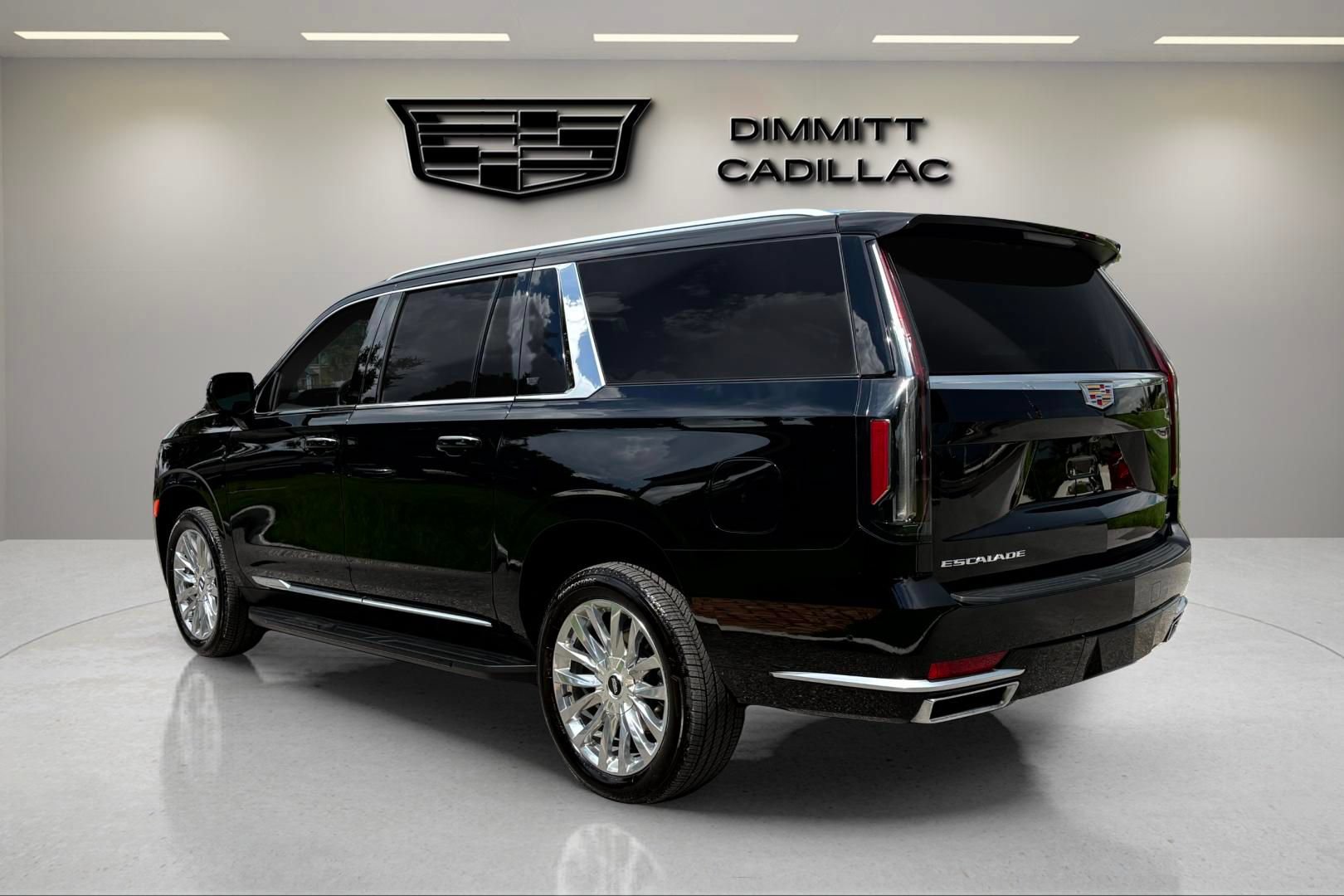 Certified 2023 Cadillac Escalade ESV Premium Luxury AWD/4WD image 7