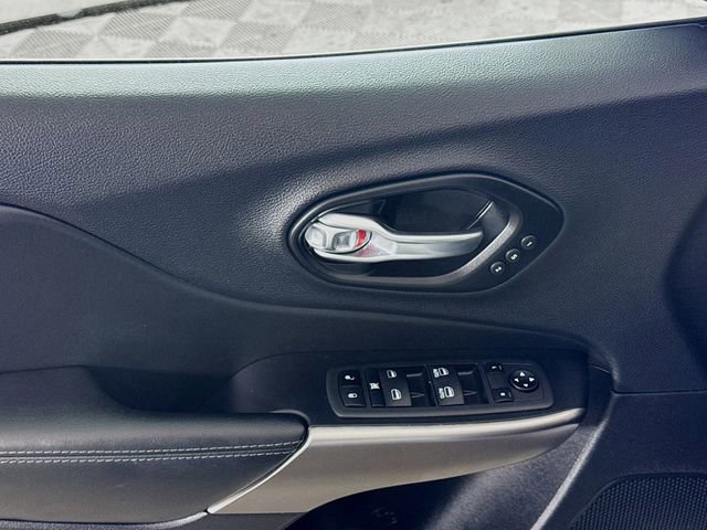 Used 2022 Jeep Cherokee Limited w/ Elite Package image 18