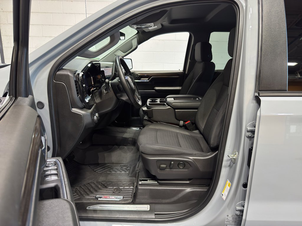 Used 2024 Chevrolet Silverado 1500 RST image 15