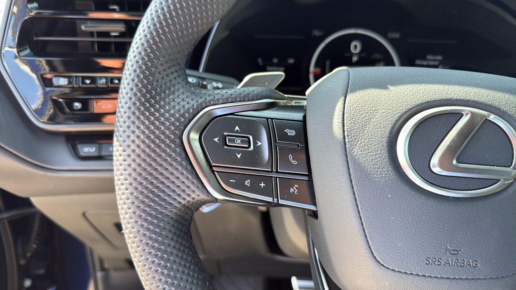 Used 2026 Lexus TX 500h AWD w/ Technology Package image 31