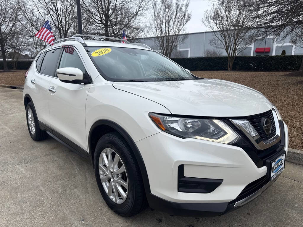 Used 2020 Nissan Rogue SV FWD image 1
