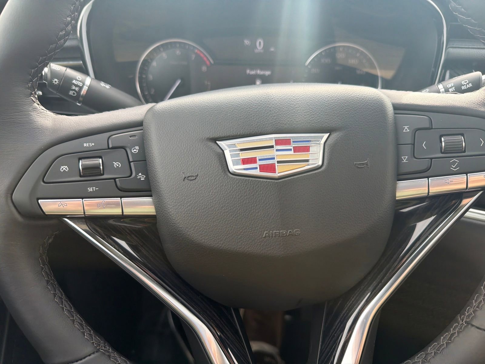 Used 2022 Cadillac XT6 Premium Luxury AWD/4WD image 15
