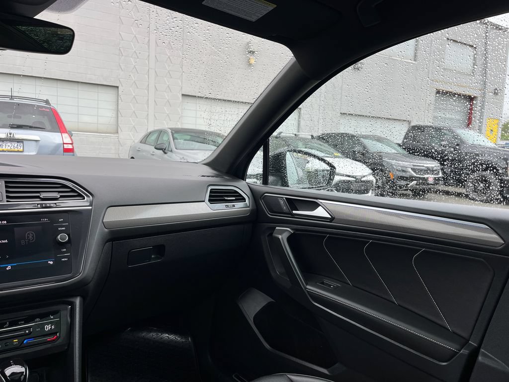 Used 2024 Volkswagen Tiguan SE R-Line AWD/4WD image 24