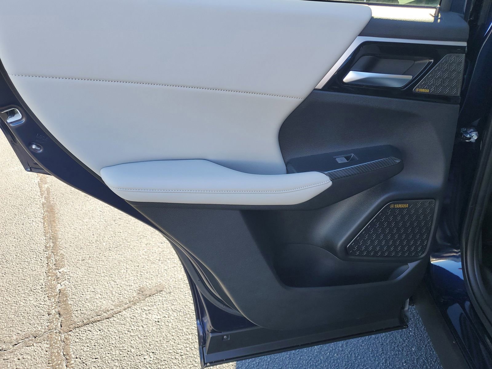 New 2025 Mitsubishi Outlander SE image 23