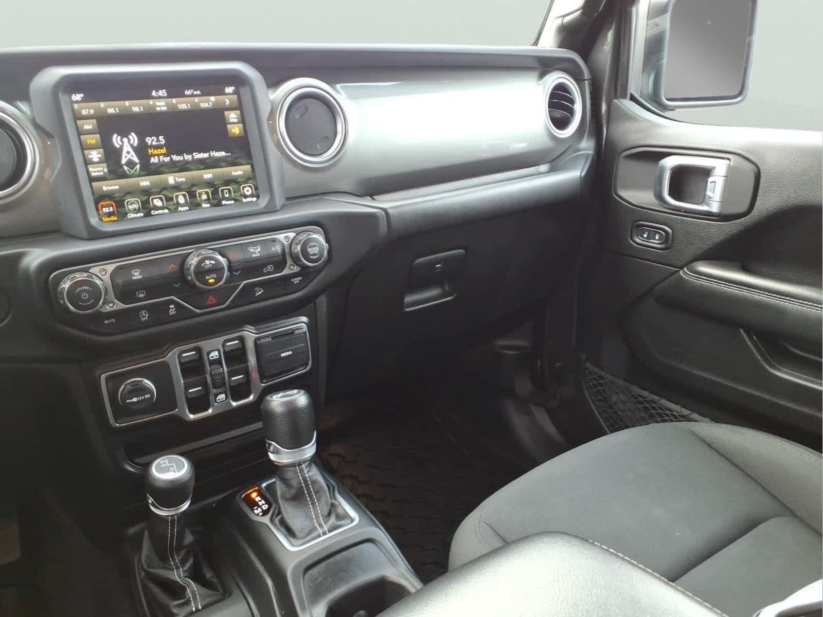 Used 2020 Jeep Wrangler Unlimited Sahara AWD/4WD image 15