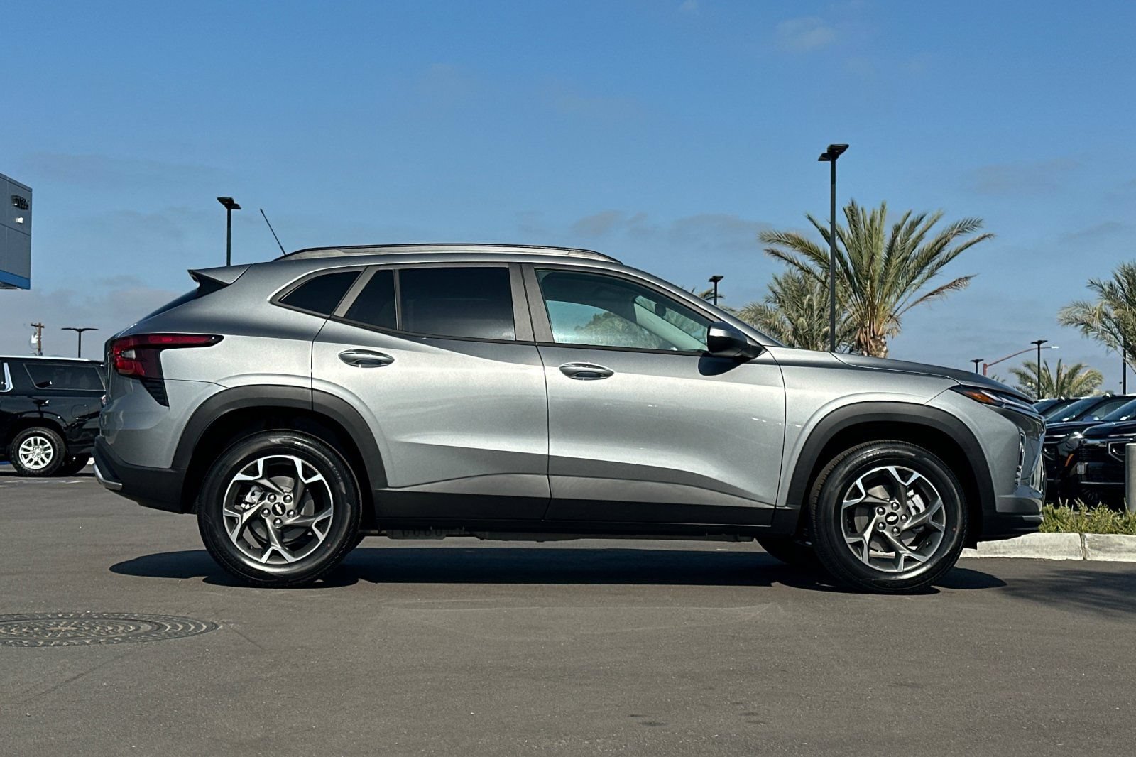 New 2026 Chevrolet Trax LT w/ Driver Confidence Package FWD image 3