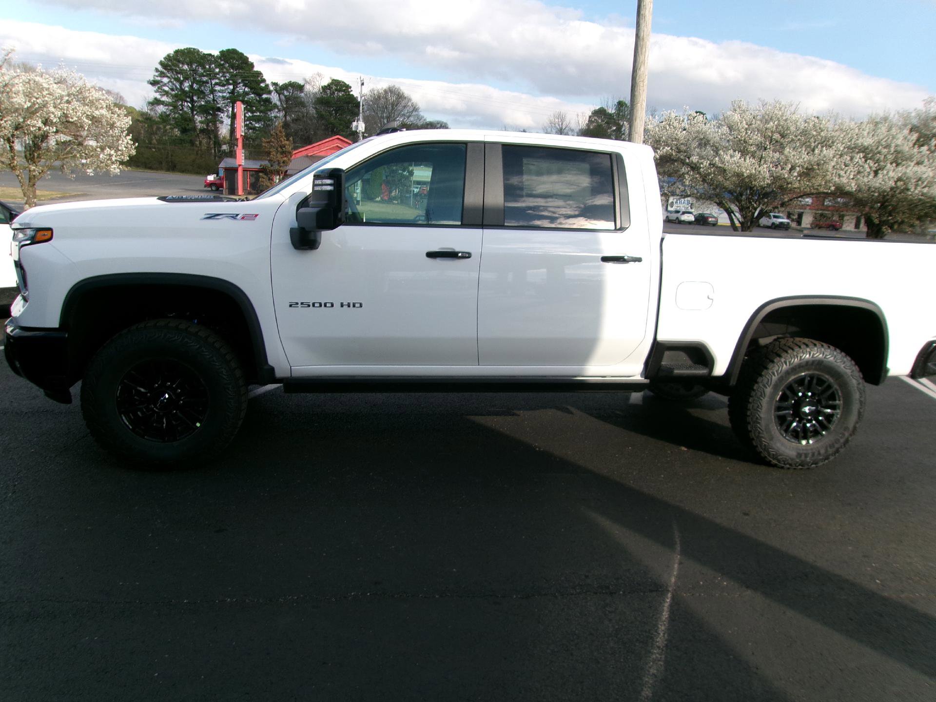 New 2026 Chevrolet Silverado 2500 ZR2 AWD/4WD image 8
