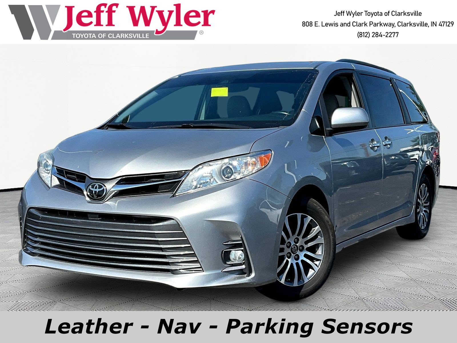 Used 2018 Toyota Sienna XLE Premium FWD image 1