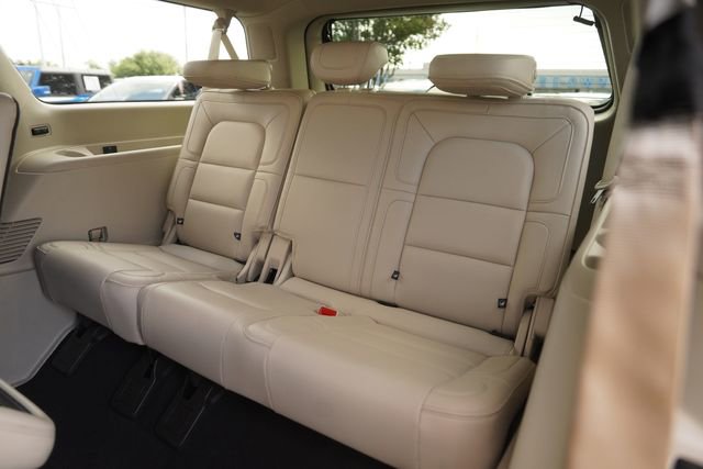 Used 2019 Lincoln Navigator L Reserve image 15