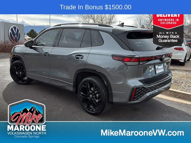 Used 2025 Volkswagen Tiguan SE R-Line image 4