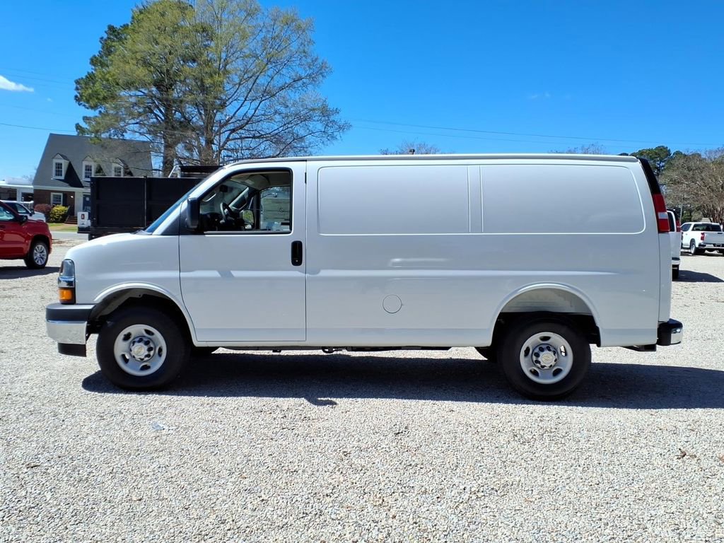 New 2026 Chevrolet Express 2500 w/ Driver Convenience Package RWD image 4