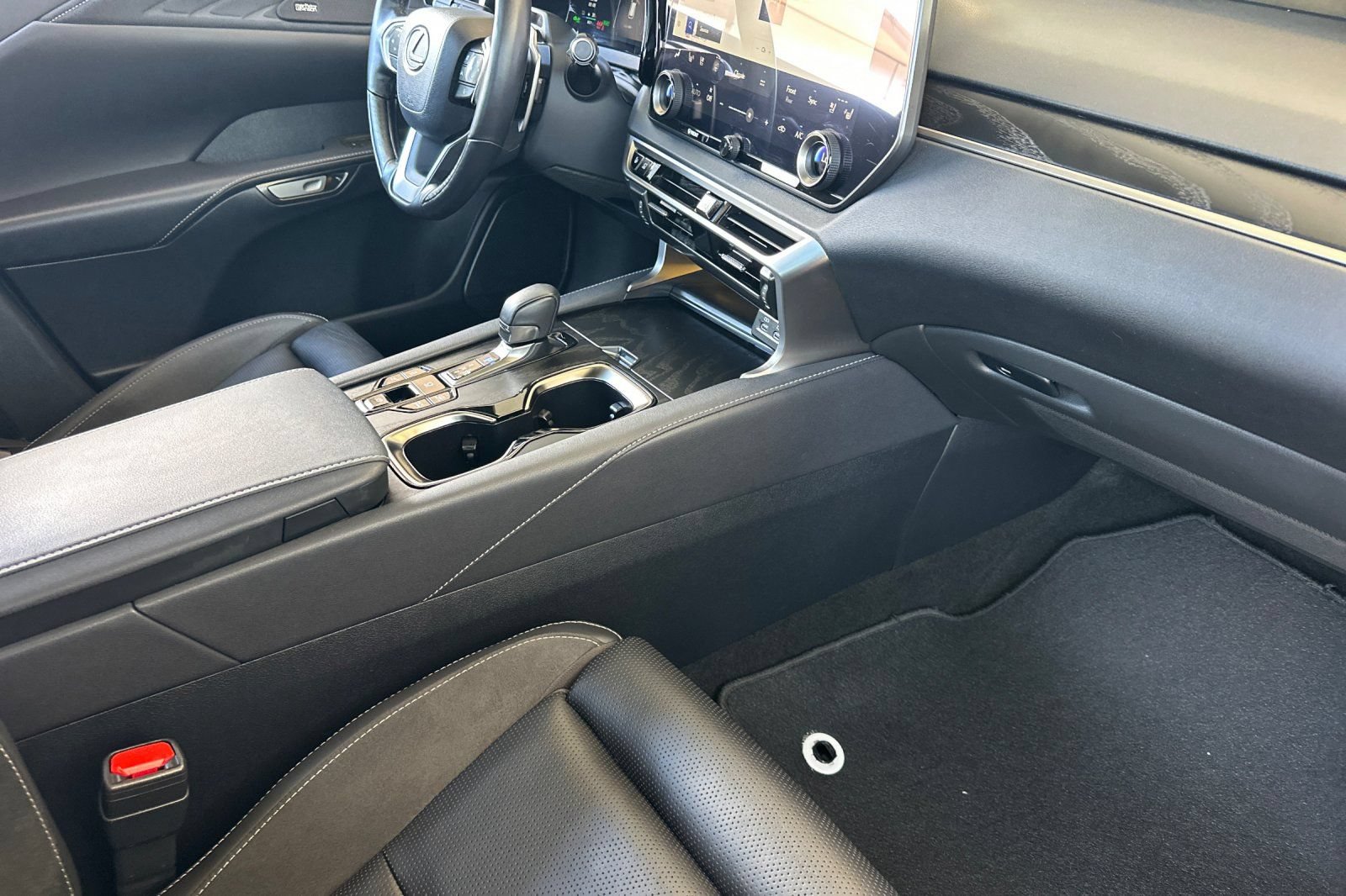 Used 2025 Lexus RX 450h AWD w/ Convenience Package image 13
