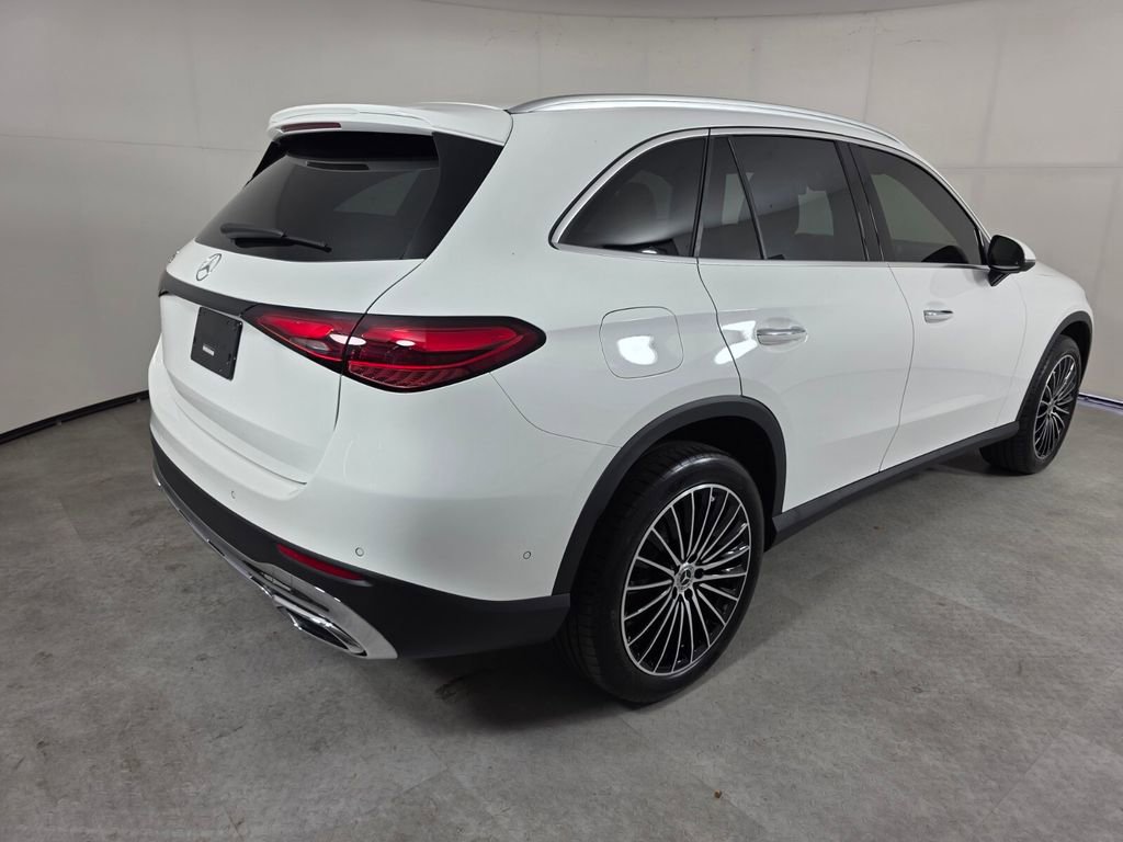 Certified 2025 Mercedes-Benz GLC 300 image 4