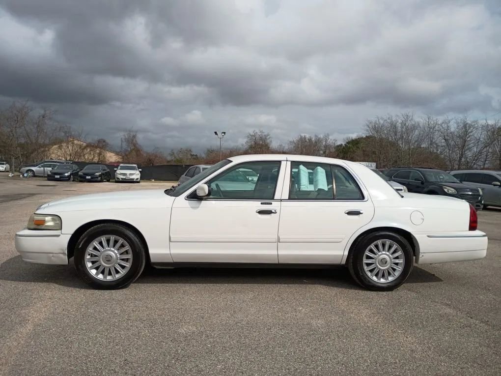 Used 2010 Mercury Grand Marquis LS image 2