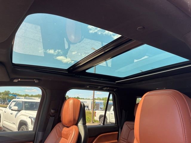 Used 2018 Lincoln Navigator L Reserve w/ Technology Package AWD/4WD image 10