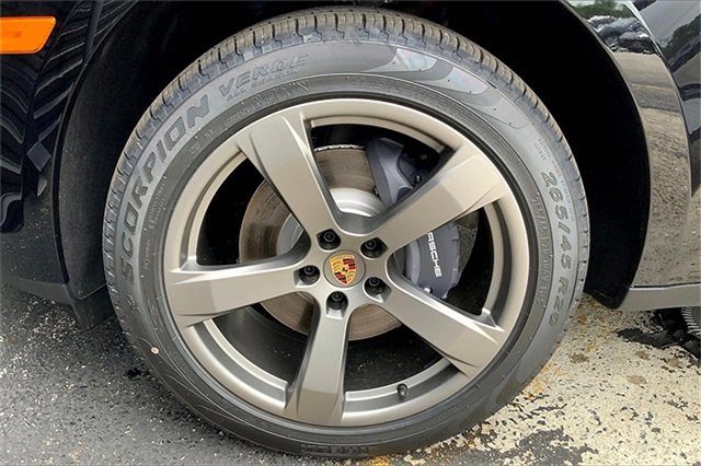 New 2025 Porsche Macan image 15