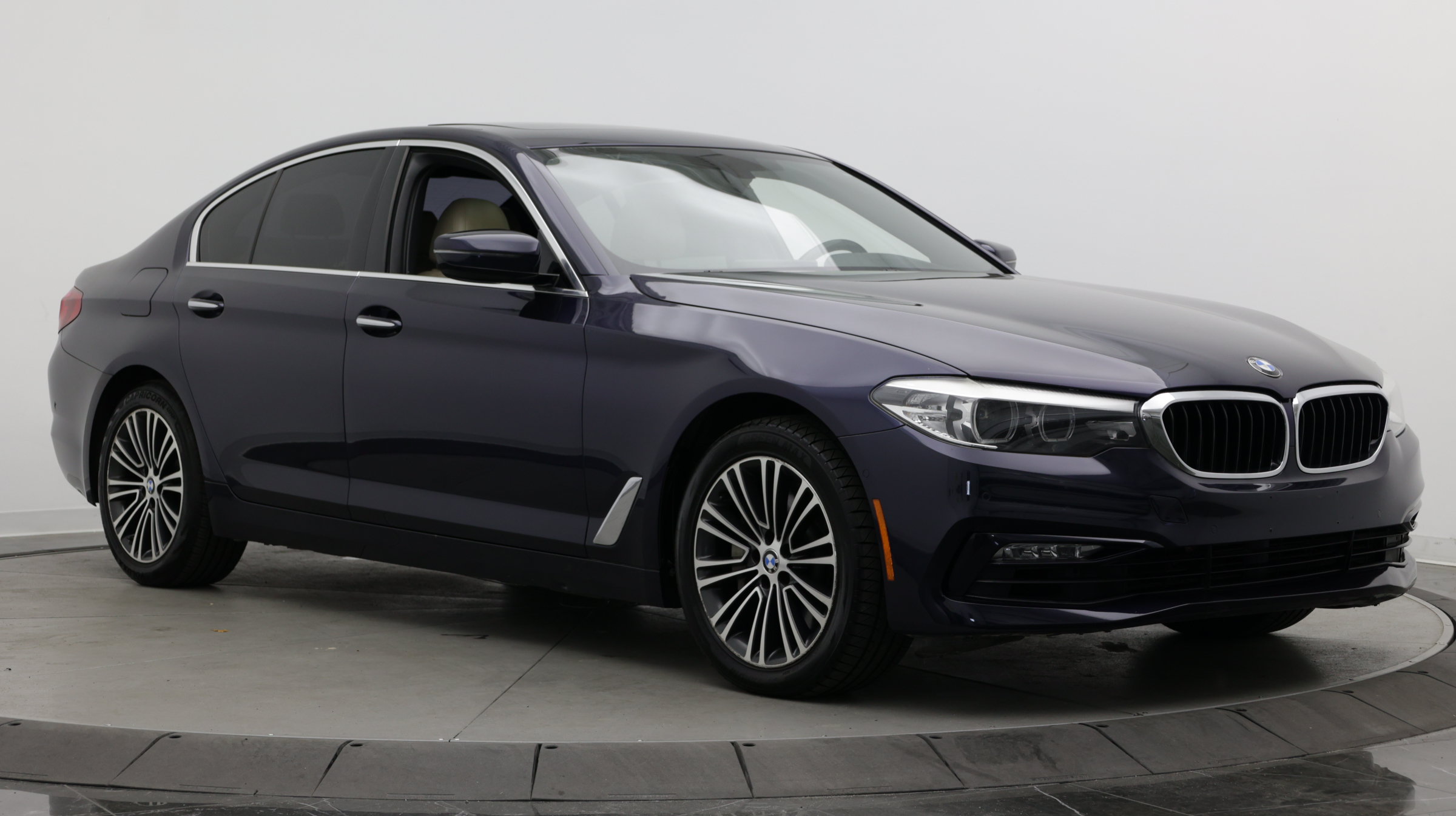 Used 2017 BMW 530i RWD image 3