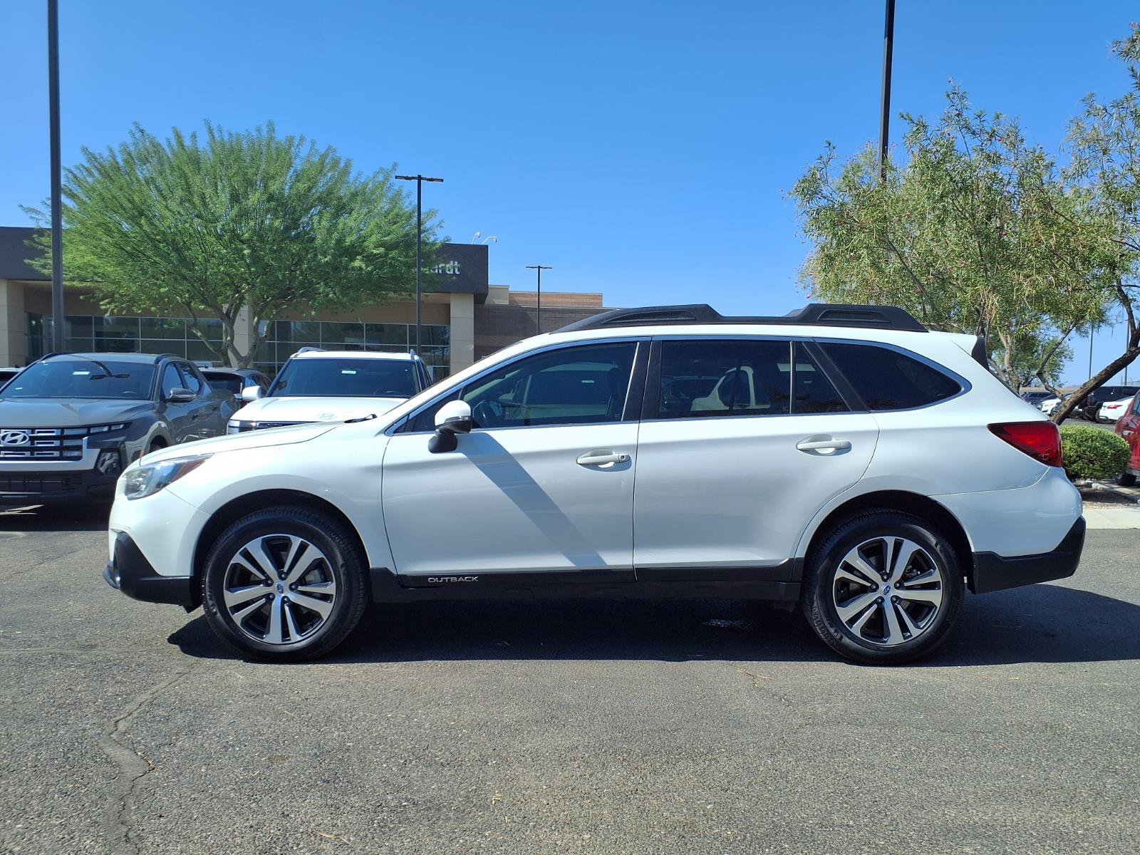 Used 2019 Subaru Outback 3.6R Limited AWD/4WD image 3