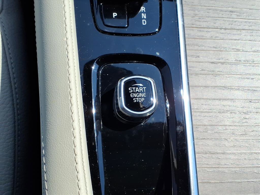 Certified 2023 Volvo XC90 B5 Plus image 24