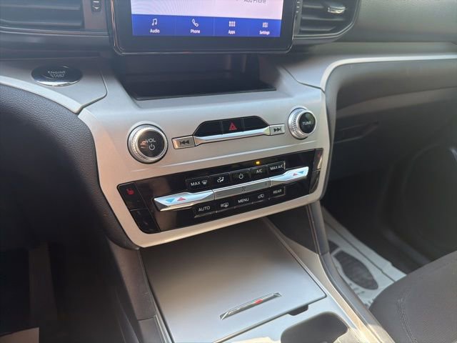 Used 2023 Ford Explorer XLT RWD image 17