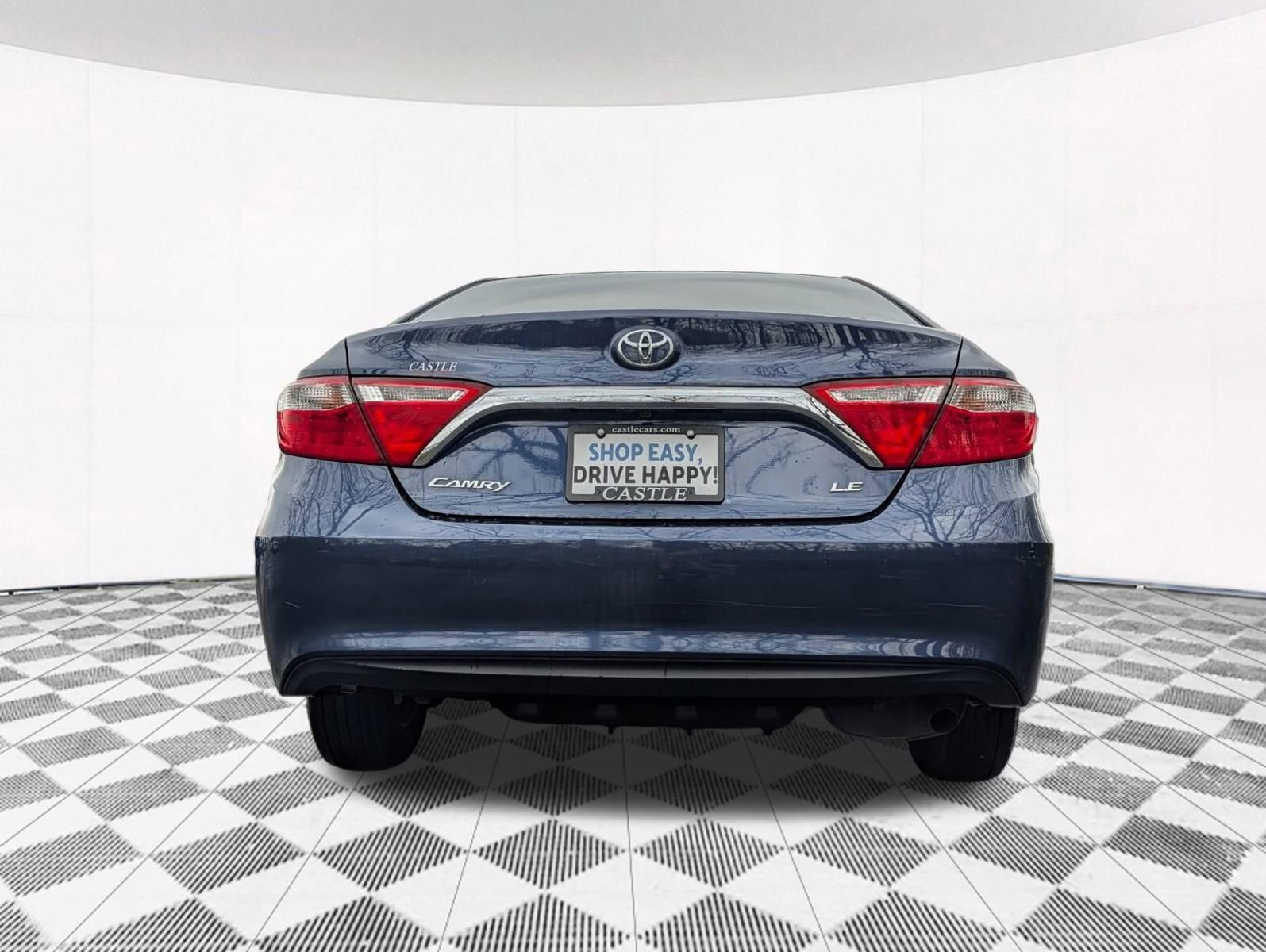 Used 2017 Toyota Camry LE image 10