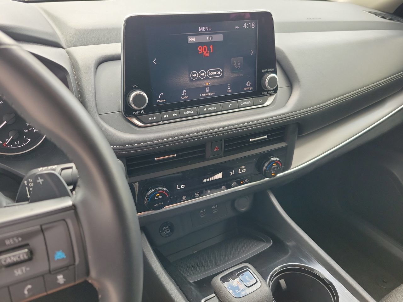 Used 2025 Nissan Rogue SV FWD image 23