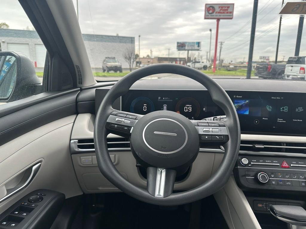 Used 2025 Hyundai Tucson SE image 10