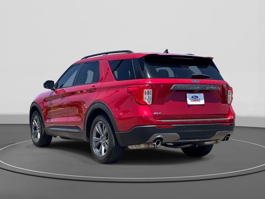 Used 2021 Ford Explorer XLT w/ Equipment Group 202A RWD image 7