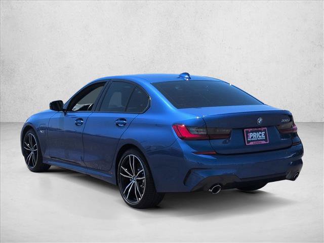 Used 2022 BMW 330e w/ M Sport Package RWD image 6