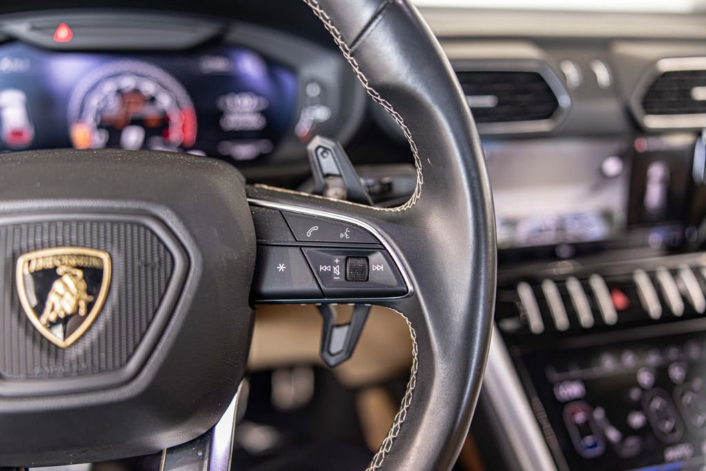 Used 2021 Lamborghini Urus image 25