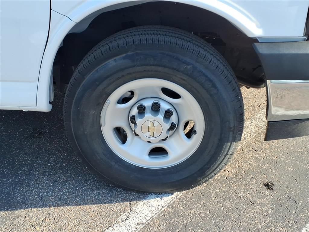 New 2026 Chevrolet Express 2500 w/ Driver Convenience Package RWD image 11