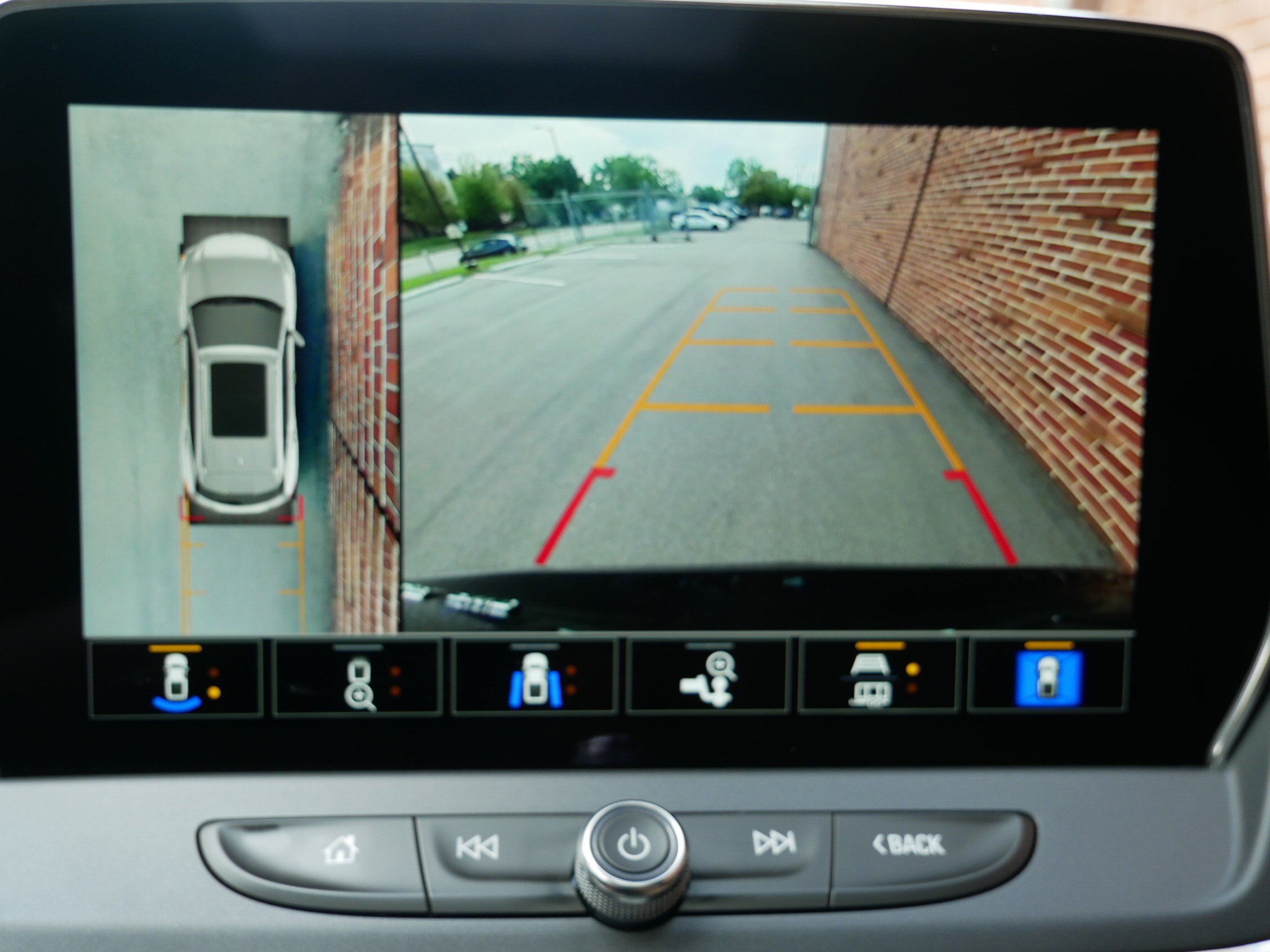 Used 2023 Chevrolet Blazer Premier w/ Driver Confidence II Package AWD/4WD image 18