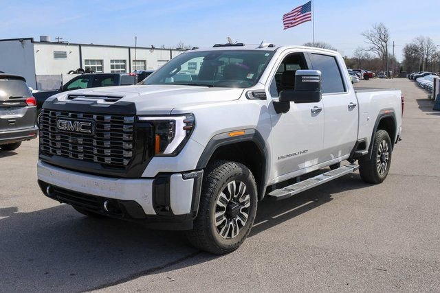 Used 2025 GMC Sierra 2500 Denali Ultimate AWD/4WD image 3