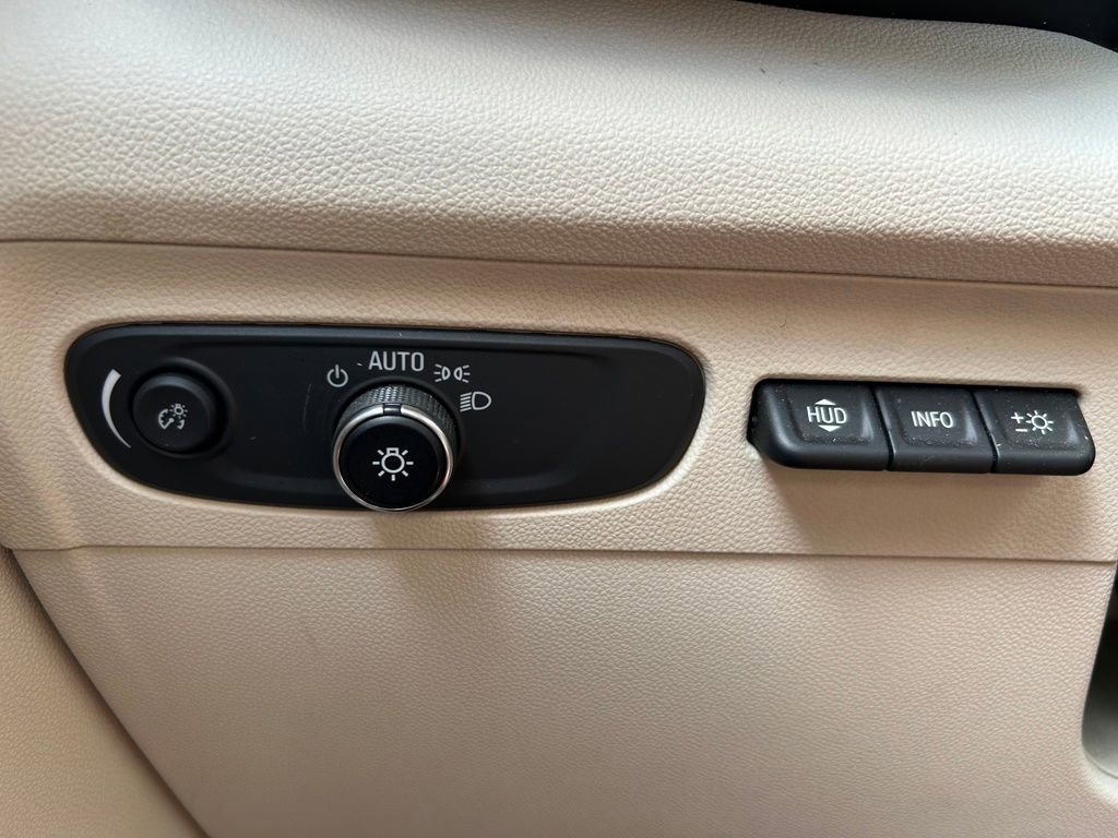 Used 2021 Buick Envision Avenir image 19