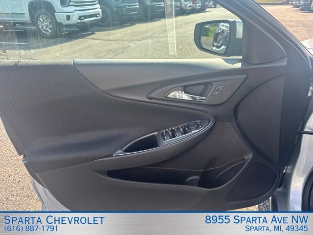 Used 2017 Chevrolet Malibu LT FWD image 9